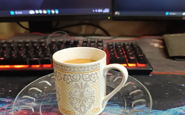 Teclado sobre a mesa